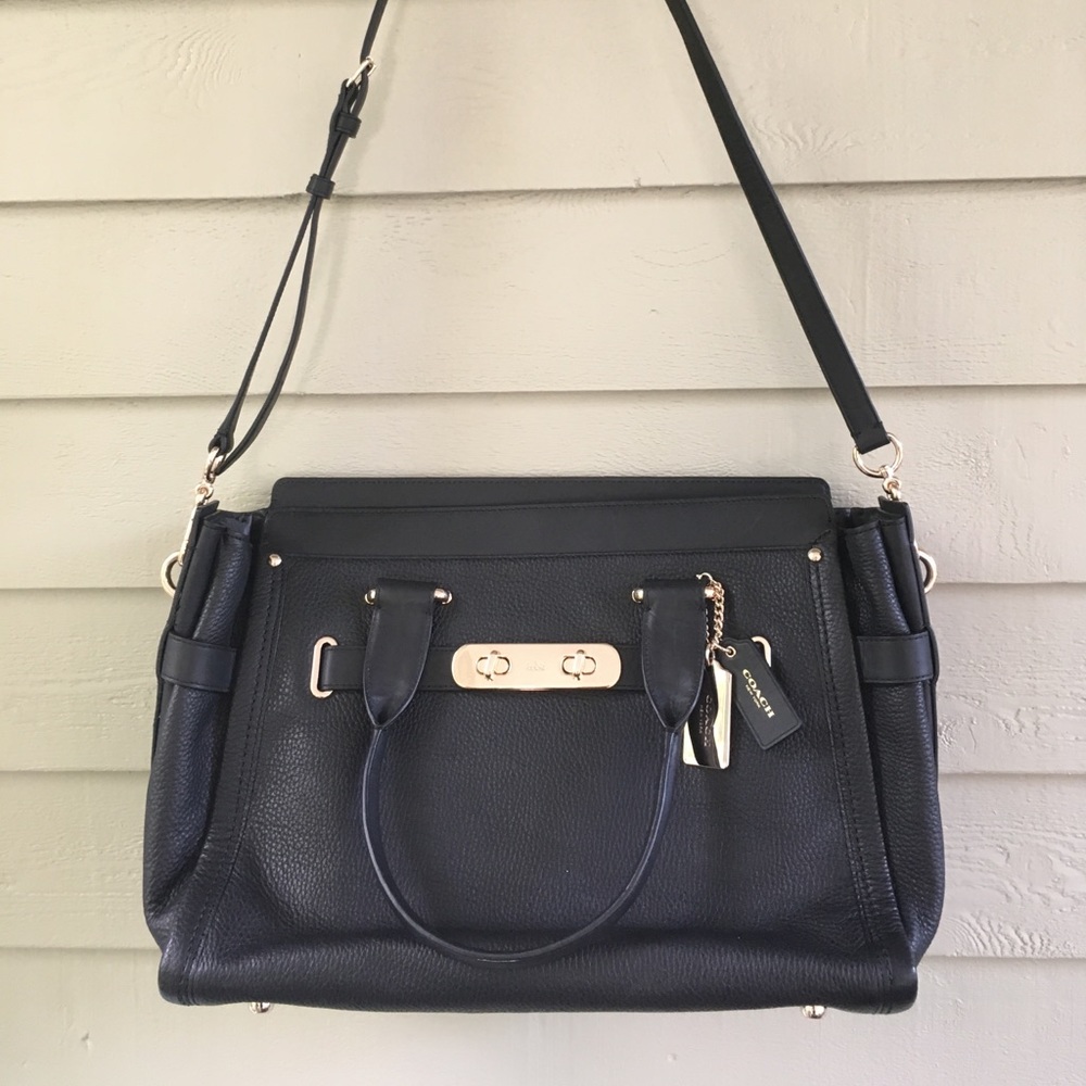 Coach Swagger 47 bag in black